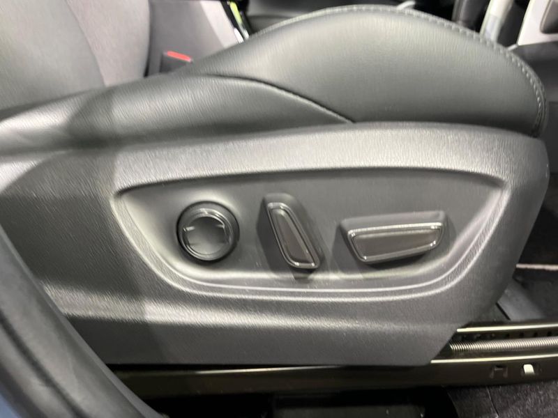 2024 Toyota Corolla Cross 6AA-ZVG13 (UW-6a9796526ad58)[29]