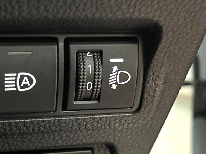 2024 Toyota Corolla Cross 6AA-ZVG13 (UW-6a979655aa72c)[24]