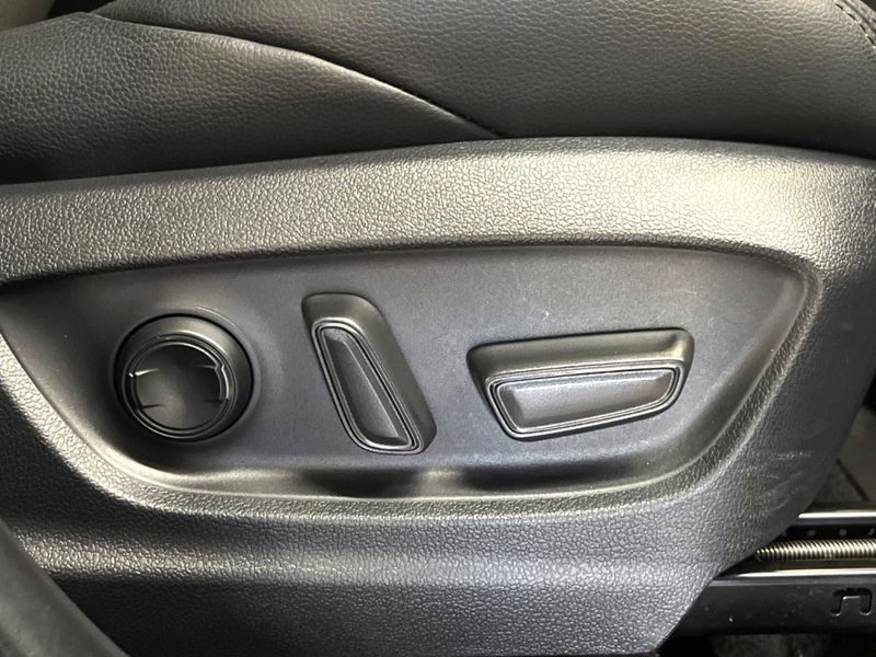 2024 Toyota Corolla Cross 6AA-ZVG13 (UW-6a979655aa72c)[23]