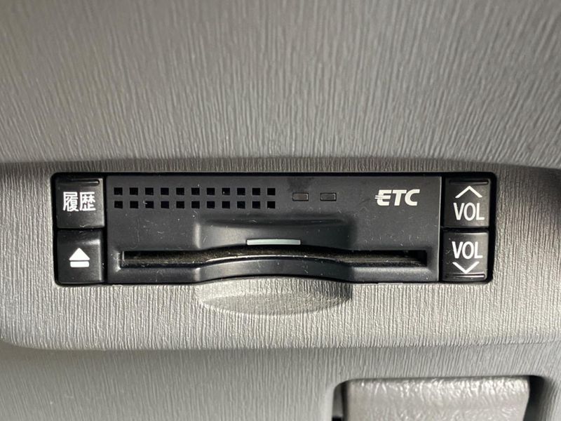 2010 Toyota Prius DAA-ZVW30 (UW-6a97965e32a57)[13]