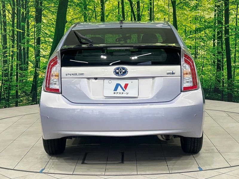 2012 Toyota Prius DAA-ZVW30 (UW-6a97965f515df)[17]