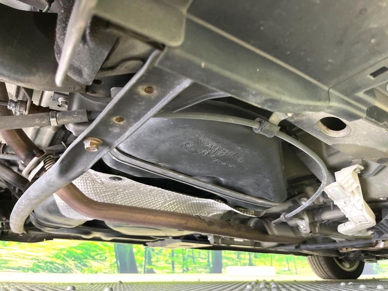2013 Toyota Prius α DAA-ZVW40W (UW-6a9796619ea65)[25]