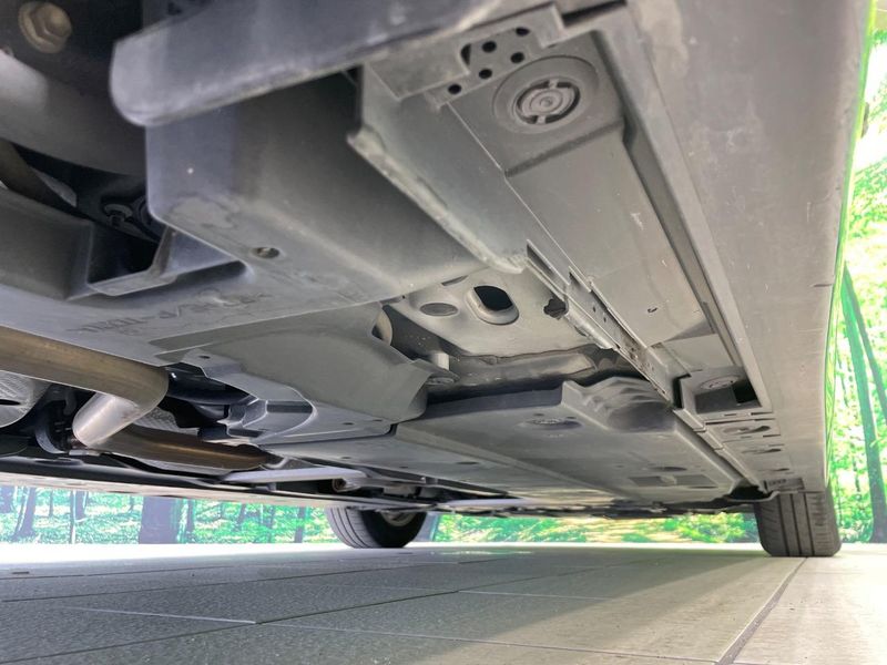 2020 Toyota Prius DAA-ZVW51 (UW-6a97966c62f2a)[13]