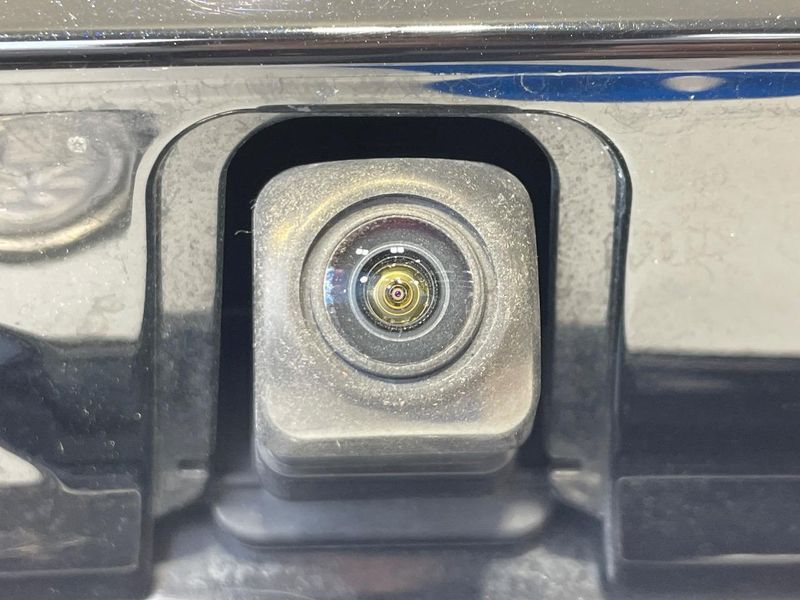 2020 Toyota Prius DAA-ZVW51 (UW-6a97966c62f2a)[18]