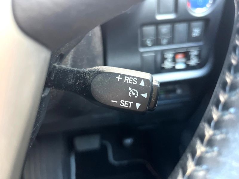 2019 Toyota Voxy DAA-ZWR80W (UW-6a97967ddd5a5)[18]