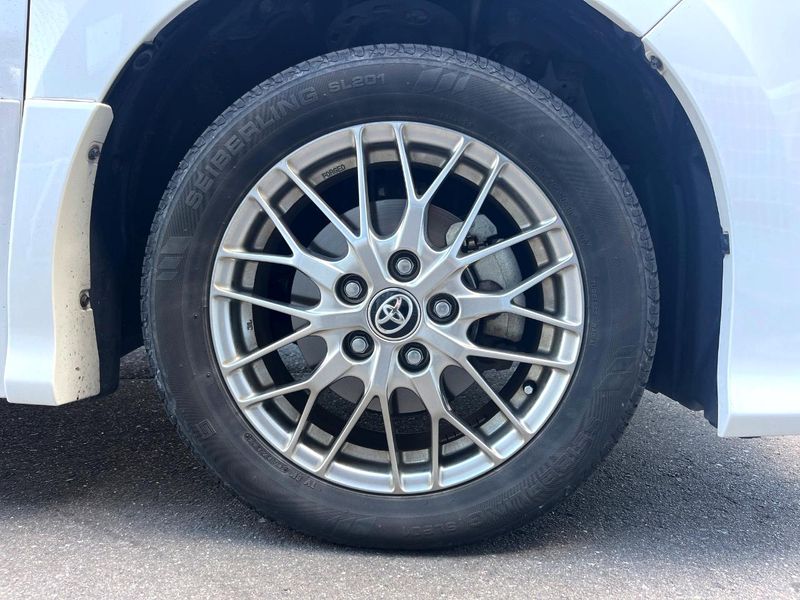 2019 Toyota Voxy DAA-ZWR80W (UW-6a97967ddd5a5)[4]