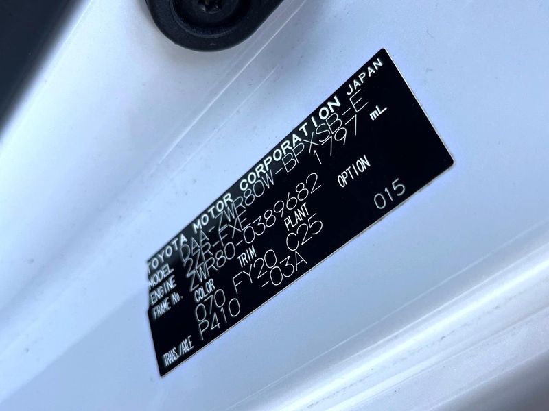 2019 Toyota Voxy DAA-ZWR80W (UW-6a97967ddd5a5)[1]