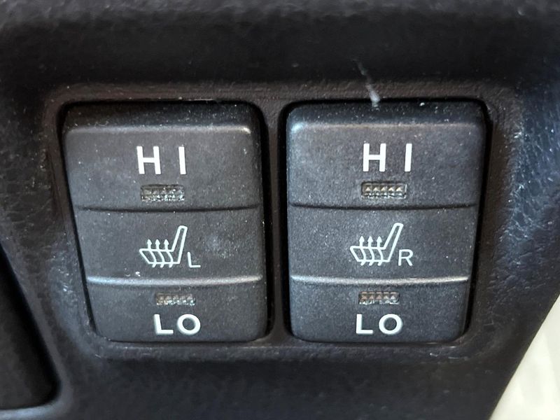 2019 Toyota Voxy DAA-ZWR80W (UW-6a97967ddd5a5)[29]