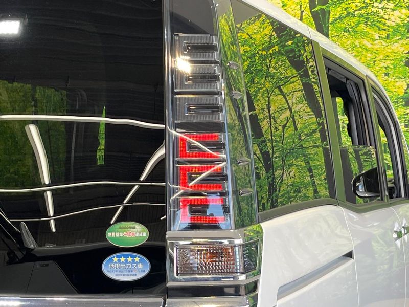 2019 Toyota Voxy DAA-ZWR80W (UW-6a97967f2b5e0)[24]