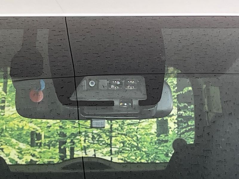 2019 Toyota Voxy DAA-ZWR80W (UW-6a97967f2b5e0)[21]