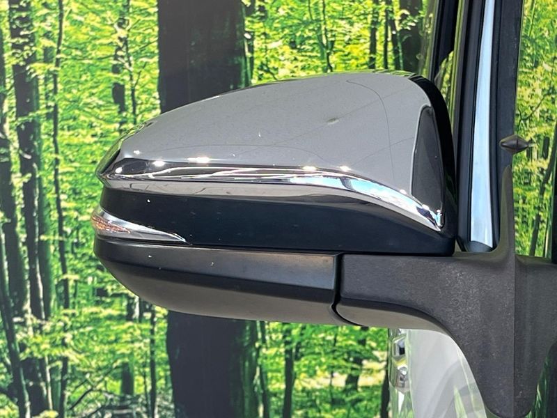 2019 Toyota Voxy DAA-ZWR80W (UW-6a97967f2b5e0)[23]