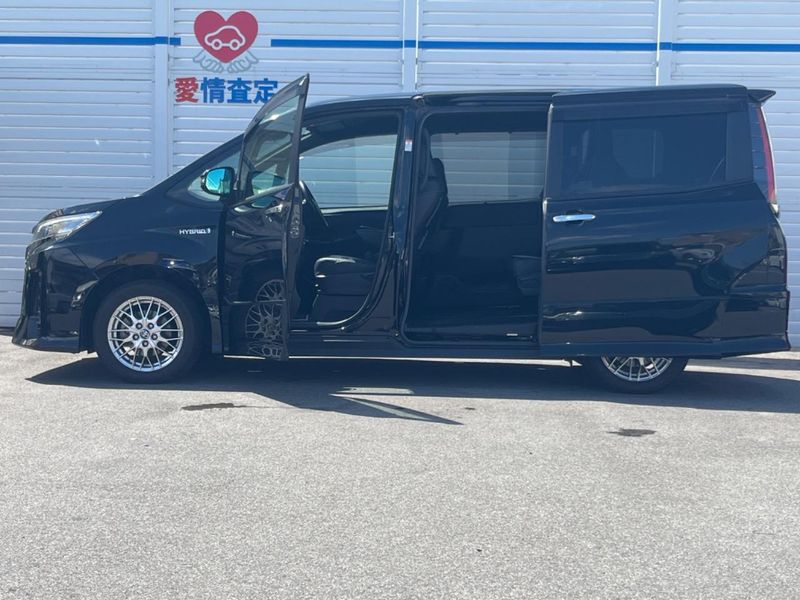 2020 Toyota Noah DAA-ZWR80W (UW-6a97968005583)[10]