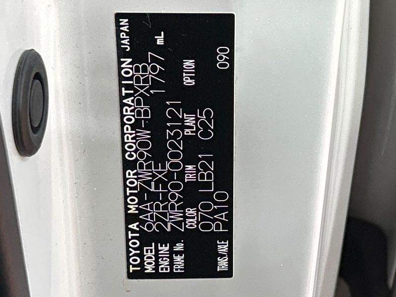 2022 Toyota Voxy 6AA-ZWR90W (UW-6a979682eee47)[1]