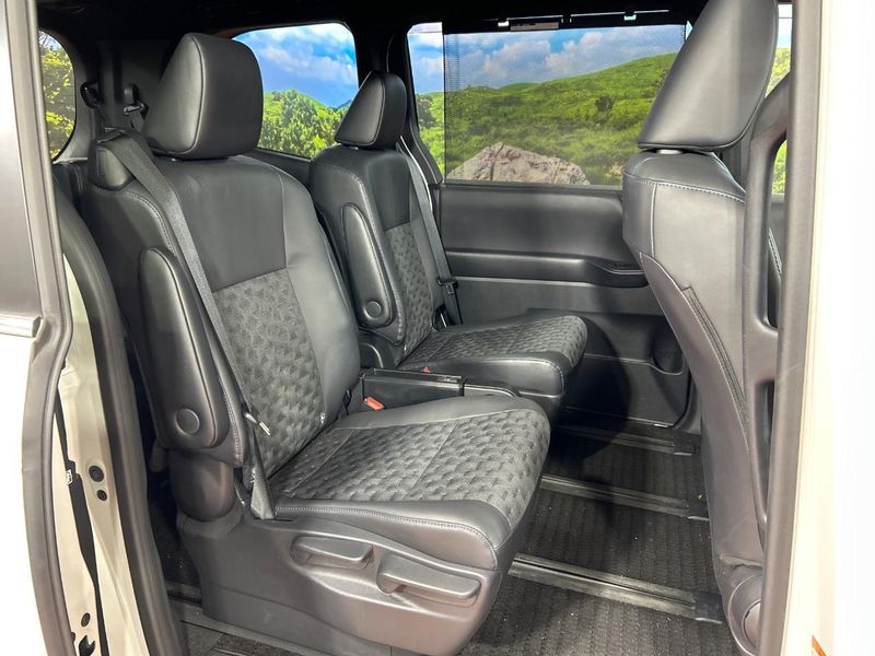 2022 Toyota Voxy 6AA-ZWR90W (UW-6a979682eee47)[19]