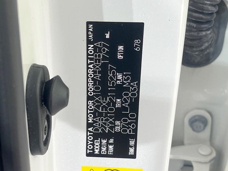 2018 Toyota C-HR DAA-ZYX10 (UW-6a9796983b2ff)[1]
