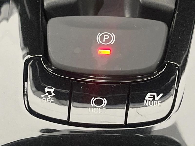 2018 Toyota C-HR DAA-ZYX10 (UW-6a9796983b2ff)[27]