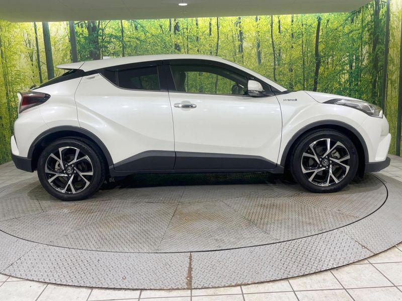 2018 Toyota C-HR DAA-ZYX10 (UW-6a9796983b2ff)[19]