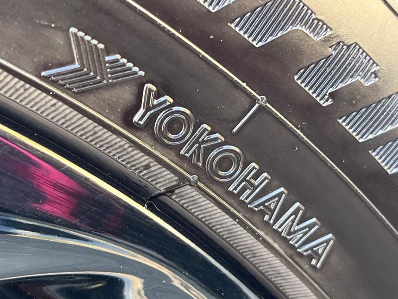 2019 Toyota C-HR DAA-ZYX10 (UW-6a97969a587fe)[8]