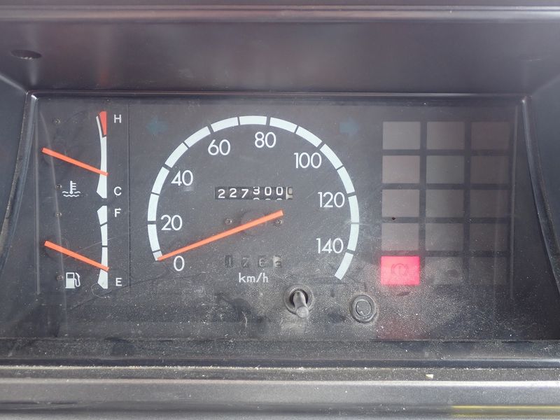 1991 Toyota Coaster U-HDB31 (UW-6a98d866502c0)[33]