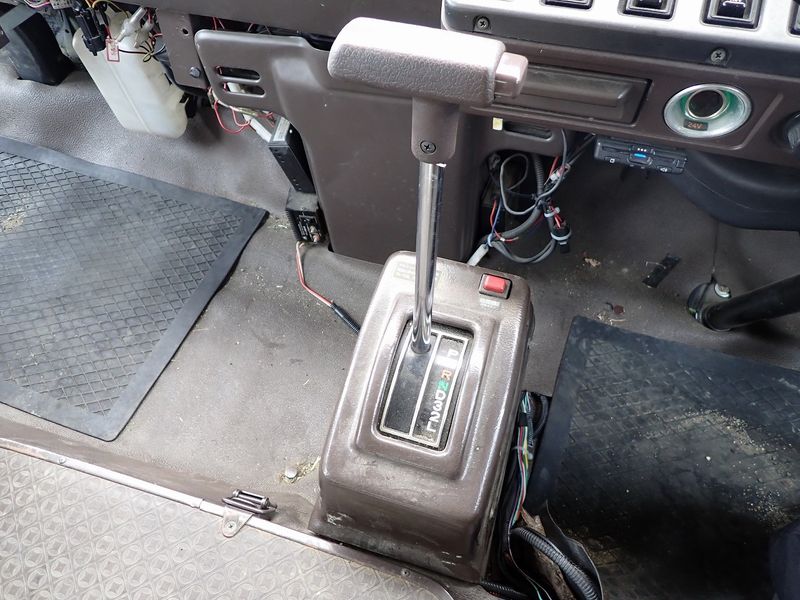 1991 Toyota Coaster U-HDB31 (UW-6a98d866502c0)[36]
