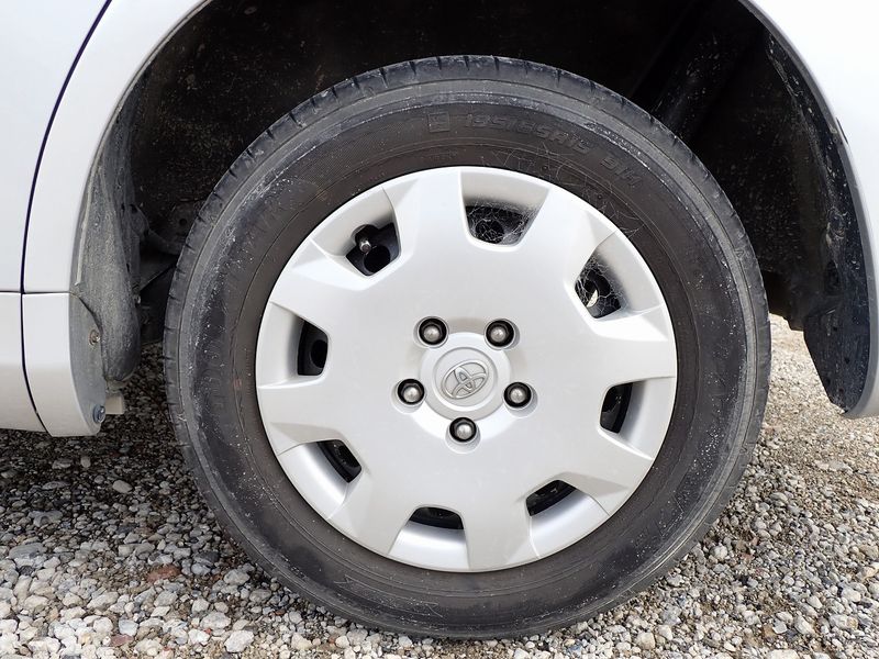 2007 Toyota Voxy DBA-ZRR70G (UW-6a98d868a4a52)[11]