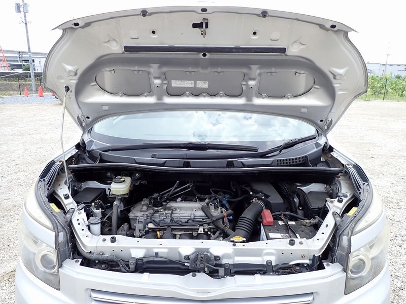 2007 Toyota Voxy DBA-ZRR70G (UW-6a98d868a4a52)[48]