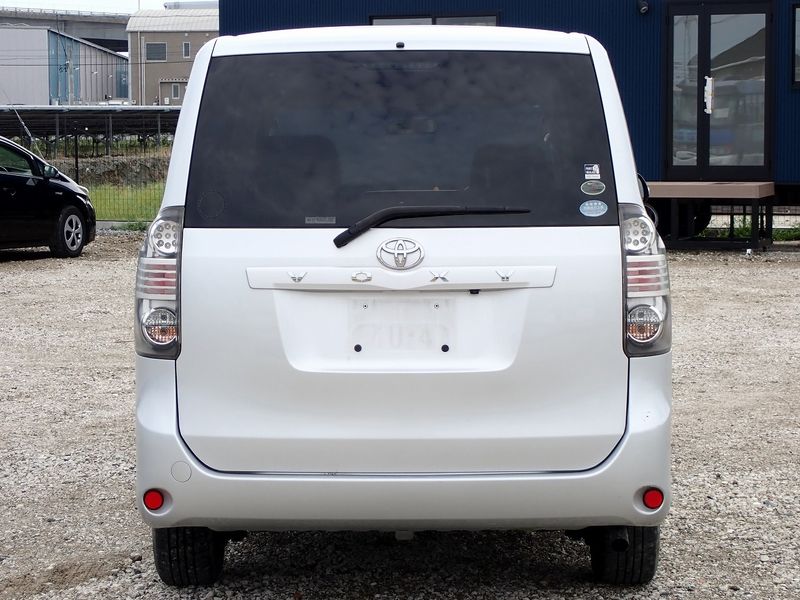 2007 Toyota Voxy DBA-ZRR70G (UW-6a98d868a4a52)[3]