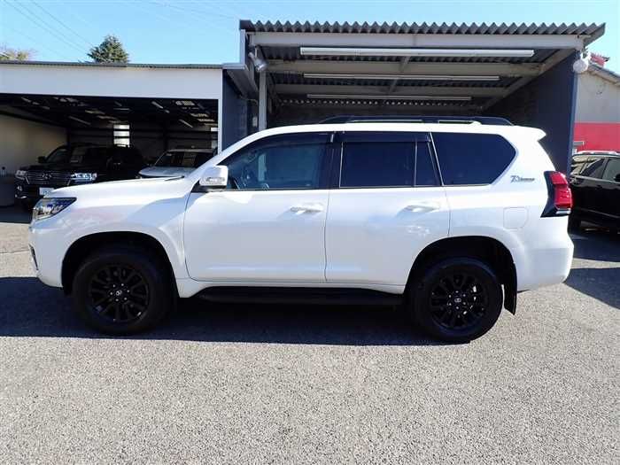 2021 Toyota Land Cruiser Prado 3BA-TRJ150W (UW-6a98d86aa9e7d)[1]