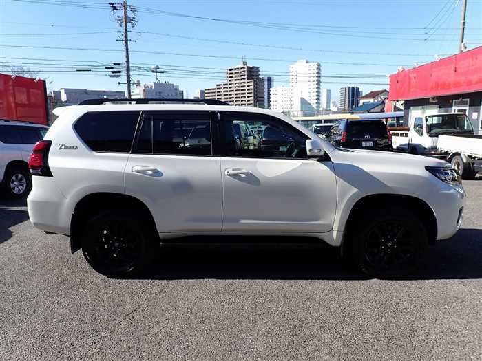 2021 Toyota Land Cruiser Prado 3BA-TRJ150W (UW-6a98d86aa9e7d)[5]
