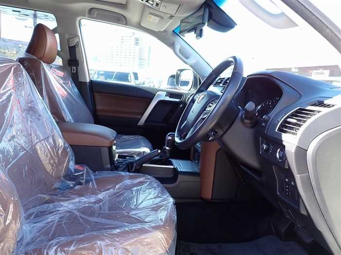 2021 Toyota Land Cruiser Prado 3BA-TRJ150W (UW-6a98d86aa9e7d)[10]
