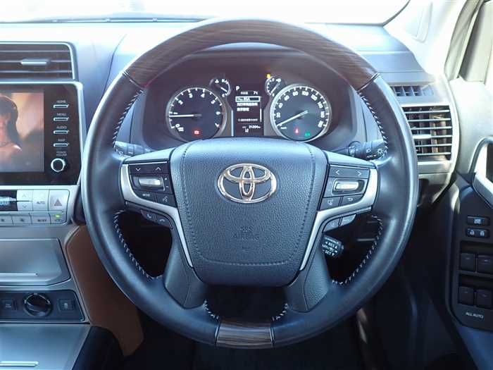 2021 Toyota Land Cruiser Prado 3BA-TRJ150W (UW-6a98d86aa9e7d)[19]