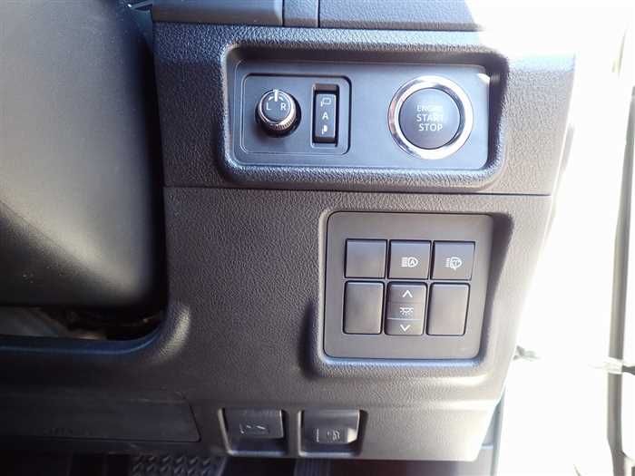 2021 Toyota Land Cruiser Prado 3BA-TRJ150W (UW-6a98d86aa9e7d)[20]