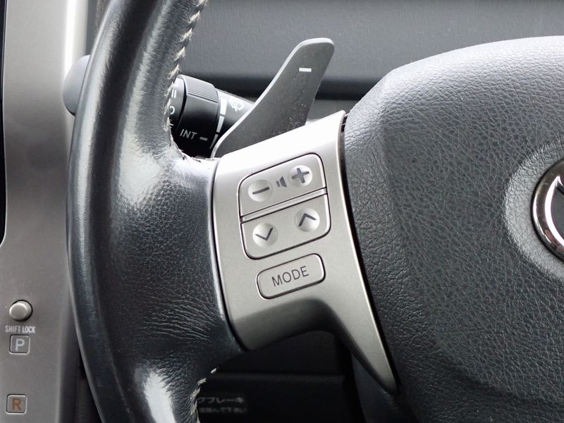 2009 Toyota Voxy DBA-ZRR70W (UW-6a98d86bb1128)[24]