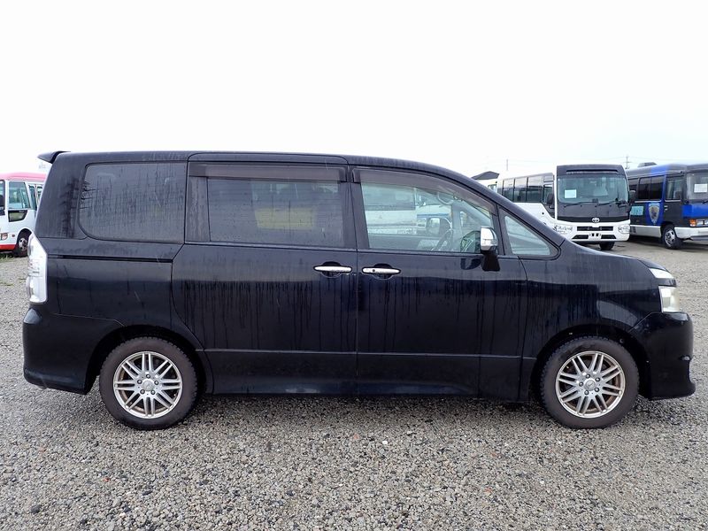 2009 Toyota Voxy DBA-ZRR70W (UW-6a98d86bb1128)[5]