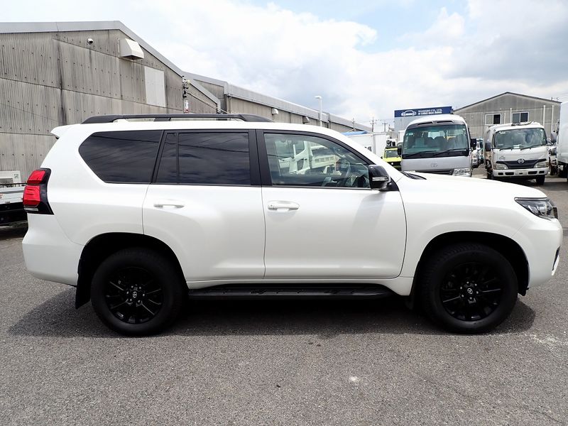 2022 Toyota Land Cruiser Prado 3DA-GDJ150W (UW-6a98d86faca67)[3]