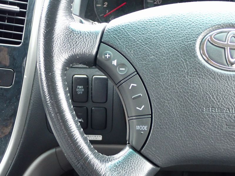 2005 Toyota Alphard CBA-ANH10W (UW-6a98d870bad77)[26]
