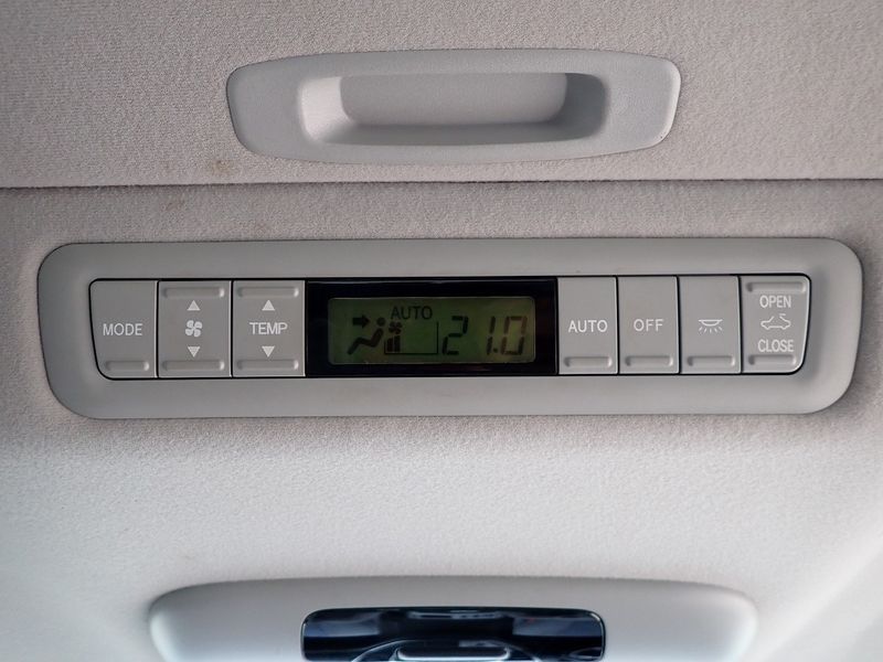 2005 Toyota Alphard CBA-ANH10W (UW-6a98d870bad77)[38]