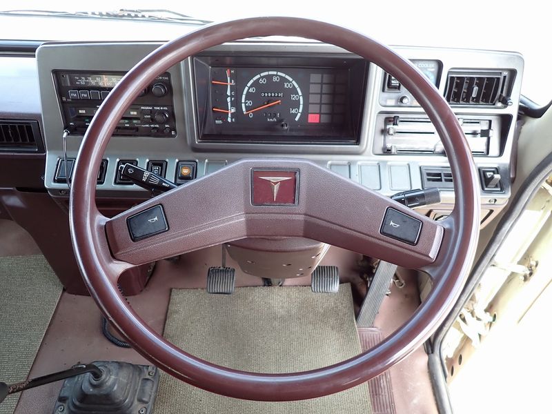 1988 Toyota Coaster P-HB31 (UW-6a98d871501c8)[29]