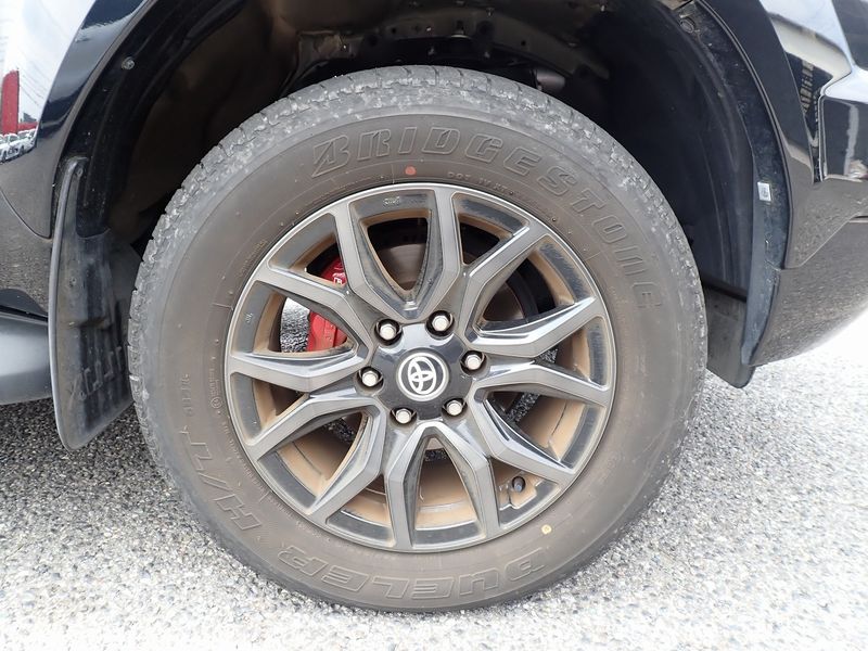 2024 Toyota Hilux 3DF-GUN125 (UW-6a98d8722abce)[12]