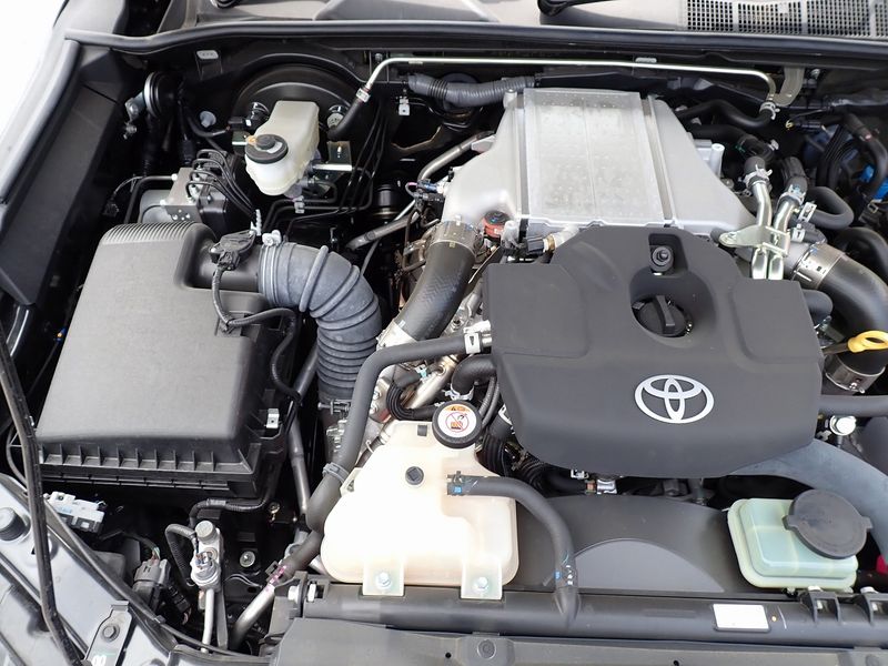 2024 Toyota Hilux 3DF-GUN125 (UW-6a98d8722abce)[42]