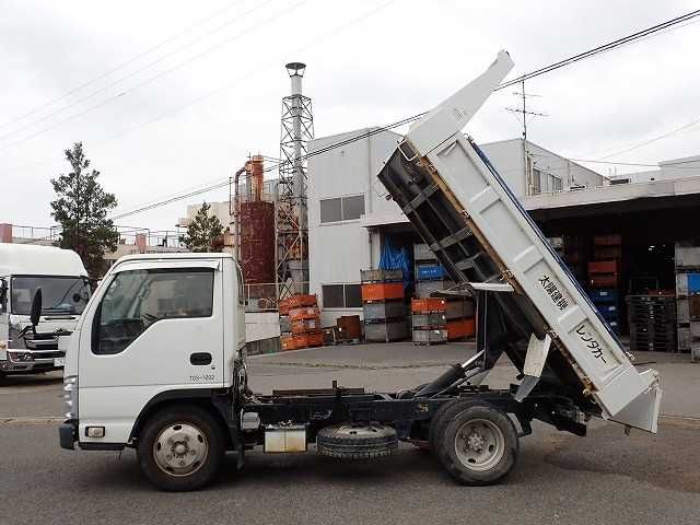 2011 Isuzu Elf SKG-NKR85AN (UW-6a98d872e0959)[1]