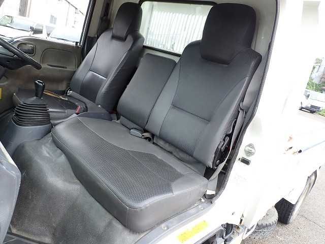 2011 Isuzu Elf SKG-NKR85AN (UW-6a98d872e0959)[17]