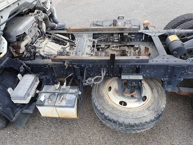 2011 Isuzu Elf SKG-NKR85AN (UW-6a98d872e0959)[20]