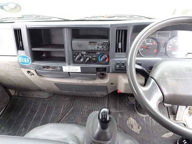2011 Isuzu Elf SKG-NKR85AN (UW-6a98d872e0959)[23]
