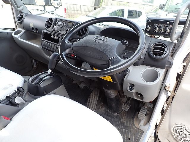 2017 Hino DUTRO TPG-XZU600X (UW-6a98d8753db2e)[23]