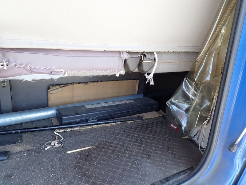 2001 Mitsubishi Rosa KK-BE63CE (UW-6a98d87590f26)[27]