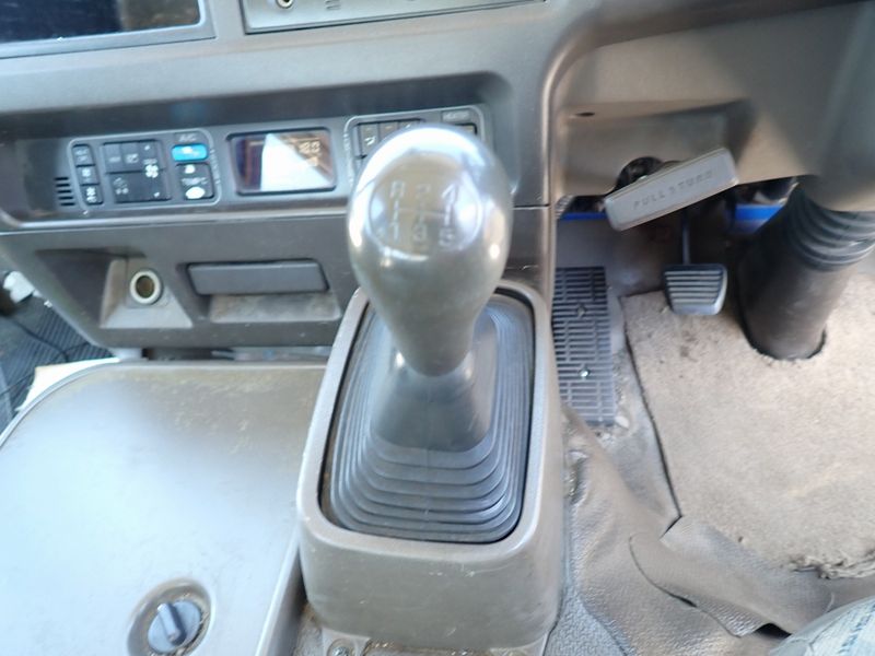 2001 Mitsubishi Rosa KK-BE63CE (UW-6a98d87590f26)[38]