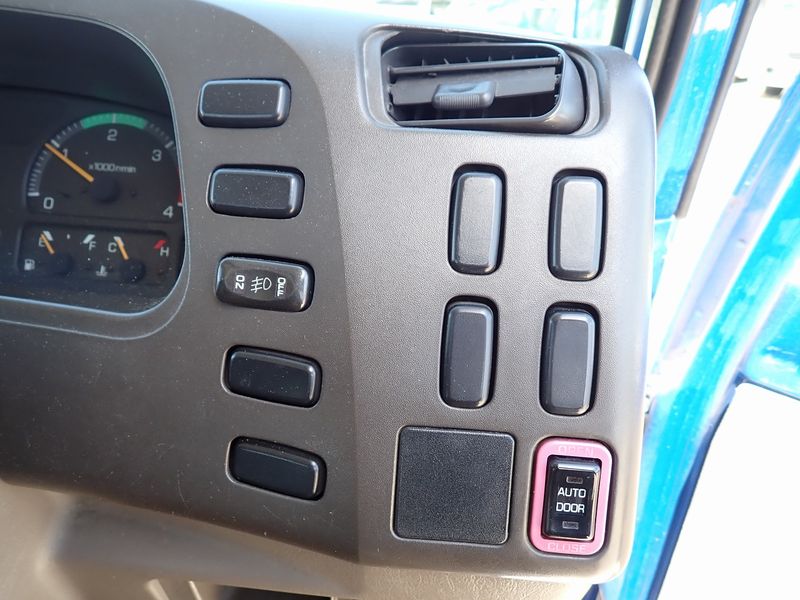 2001 Mitsubishi Rosa KK-BE63CE (UW-6a98d87590f26)[31]