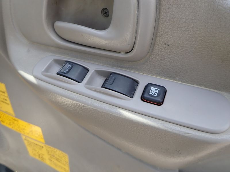 2010 Hino DUTRO BDG-XZU314T (UW-6a98d877d7b63)[18]