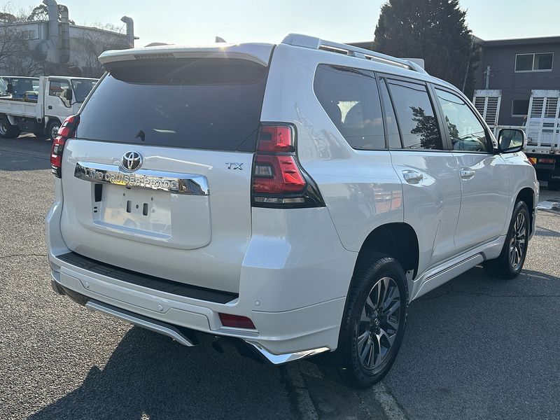 2023 Toyota Land Cruiser Prado 3BA-TRJ150W (UW-6a98d87baaf1d)[4]
